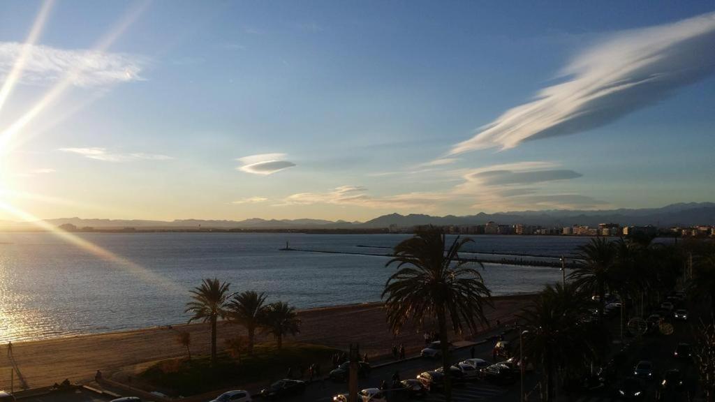 Apartaments Oller Centro Roses Bagian luar foto