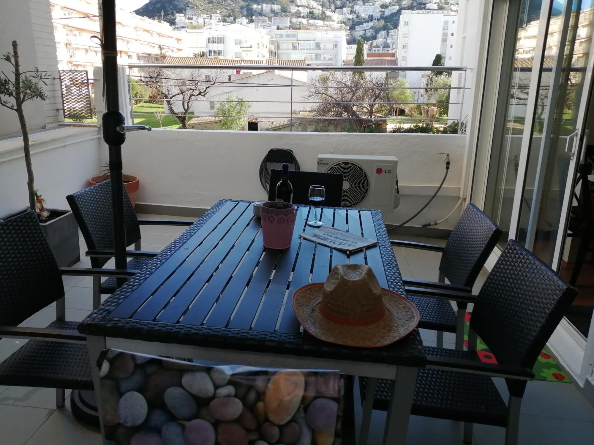 Apartaments Oller Centro Roses Bagian luar foto